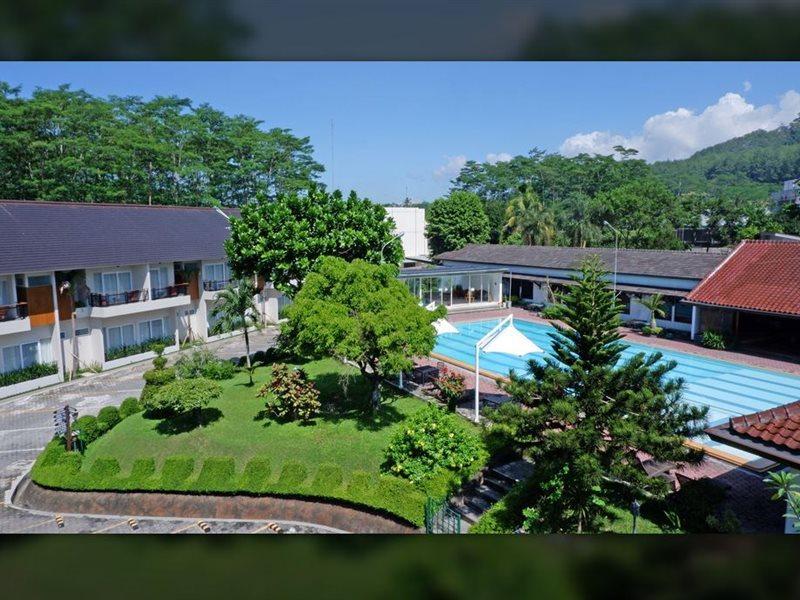Front One Resort Magelang Ngoại thất bức ảnh