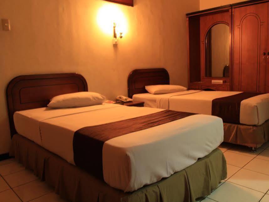 Front One Resort Magelang Ngoại thất bức ảnh